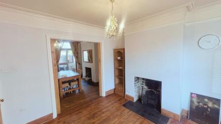 2 bedroom Terraced House to let in Manfield Road, Abington, Northampton, NN1