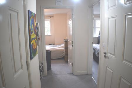 2 bedroom Flat to let in Braunston Close, Northampton, NN4