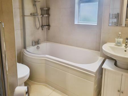 2 bedroom Terraced House to let in Southampton Road, Far Cotton, Northampton, NN4