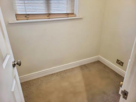 2 bedroom Terraced House to let in Southampton Road, Far Cotton, Northampton, NN4