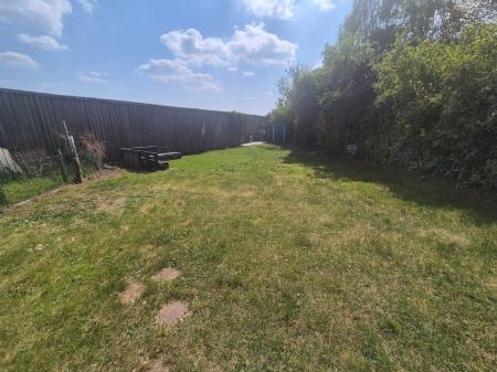 3 bedroom Semi-detached house to let in Pembroke Road, Northampton, NN5
