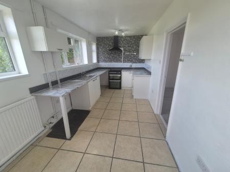 3 bedroom Semi-detached house to let in Pembroke Road, Northampton, NN5
