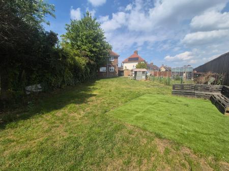 3 bedroom Semi-detached house to let in Pembroke Road, Northampton, NN5