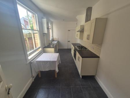 3 bedroom Terraced House to let in Loyd Road, Abington, Northampton, NN1