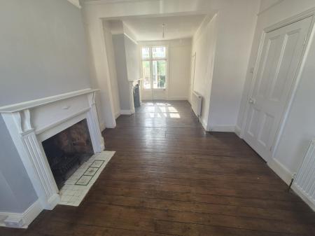 3 bedroom Terraced House to let in Loyd Road, Abington, Northampton, NN1