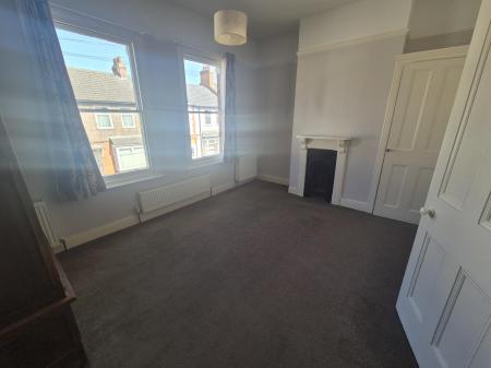 3 bedroom Terraced House to let in Loyd Road, Abington, Northampton, NN1