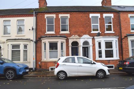 3 bedroom Terraced House to let in Loyd Road, Abington, Northampton, NN1