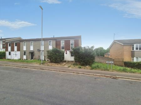 3 bedroom Terraced House to let in Thorn Hill, Briar Hill, Northampton, NN4