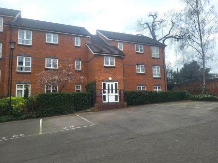 2 bedroom Flat to let in Cliftonville Road, Northampton, NN1