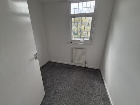 3 bedroom Semi-detached house to let in Pell Court, Lumbertubs, Northampton, NN3