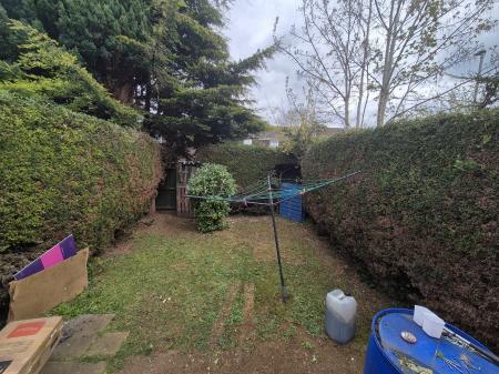 3 bedroom Semi-detached house to let in Pell Court, Lumbertubs, Northampton, NN3