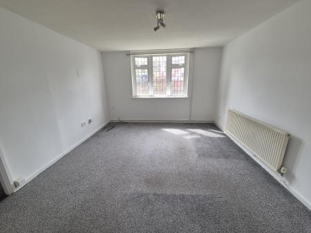 3 bedroom Semi-detached house to let in Pell Court, Lumbertubs, Northampton, NN3