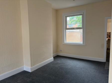 2 bedroom Terraced House to let in Raymond Road, Northampton, NN5