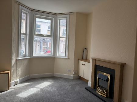 2 bedroom Terraced House to let in Raymond Road, Northampton, NN5