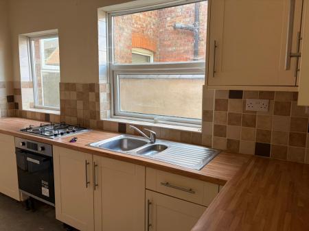2 bedroom Terraced House to let in Raymond Road, Northampton, NN5