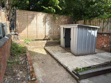 2 bedroom Terraced House to let in Raymond Road, Northampton, NN5