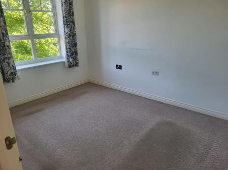 2 bedroom Flat to let in Beckets View, Town Centre, Northampton, NN1