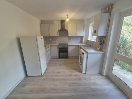 3 bedroom End of terrace house to let in Laceby Walk, Lings, Northampton, NN3