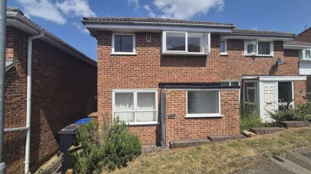 3 bedroom End of terrace house to let in Laceby Walk, Lings, Northampton, NN3