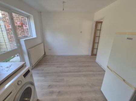 3 bedroom End of terrace house to let in Laceby Walk, Lings, Northampton, NN3