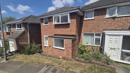 3 bedroom End of terrace house to let in Laceby Walk, Lings, Northampton, NN3