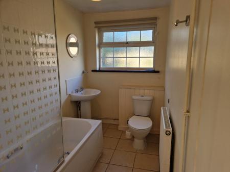 2 bedroom Bungalow to let in Wolsey Drive, Leicester, LE6