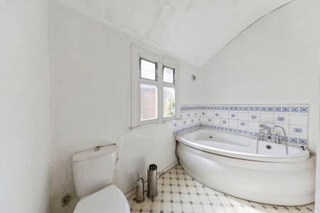 3 bedroom Terraced House for sale in Spencer Bridge Road, Northampton, NN5