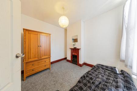 3 bedroom Terraced House for sale in Spencer Bridge Road, Northampton, NN5