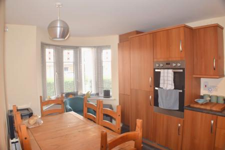 4 bedroom Semi-detached house to let in Fitzgerald Road, Little Billing, Northampton, NN3