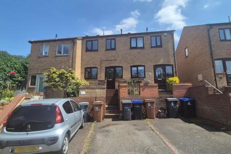 2 bedroom Terraced House to let in St. Dunstans Rise, Northampton, NN4