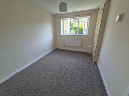 2 bedroom Terraced House to let in St. Dunstans Rise, Northampton, NN4