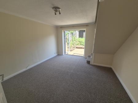 2 bedroom Terraced House to let in St. Dunstans Rise, Northampton, NN4