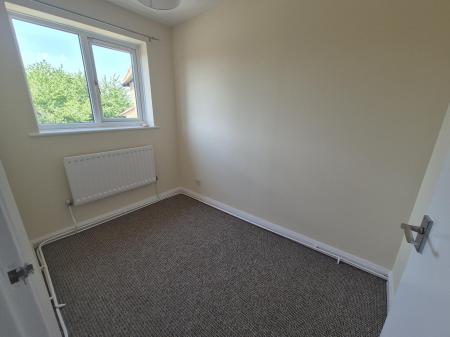2 bedroom Terraced House to let in St. Dunstans Rise, Northampton, NN4