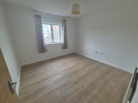 2 bedroom Flat to let in West Cotton Close, Far Cotton, Northampton, NN4