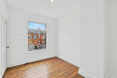 2 bedroom Terraced House for sale in Alcombe Road, The Mounts, Northampton, NN1