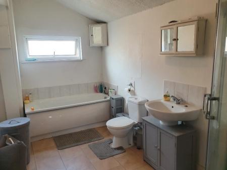 2 bedroom Terraced House for sale in Alcombe Road, The Mounts, Northampton, NN1