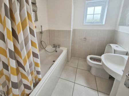 4 bedroom Terraced House to let in Willmott Road, Rushden, NN10