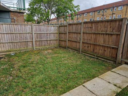 1 bedroom Flat to let in South Oval, Kings Heath, Northampton, NN5