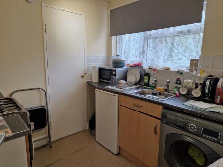 1 bedroom Flat to let in South Oval, Kings Heath, Northampton, NN5