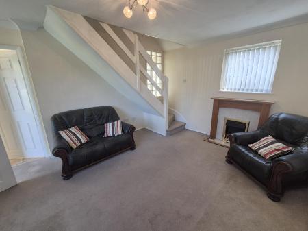 2 bedroom Terraced House to let in Grovebury Dell, Kingsthorpe, NN2