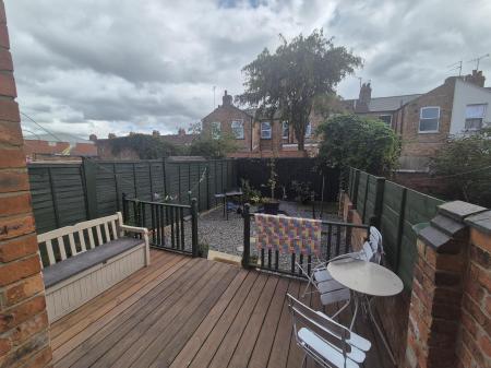 2 bedroom Terraced House to let in Sharman Road, St. James, Northampton, NN5