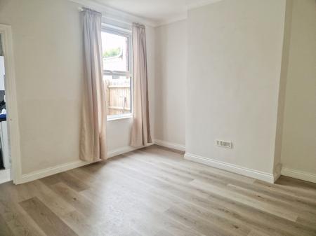 2 bedroom Terraced House to let in Southampton Road, Northampton, NN4