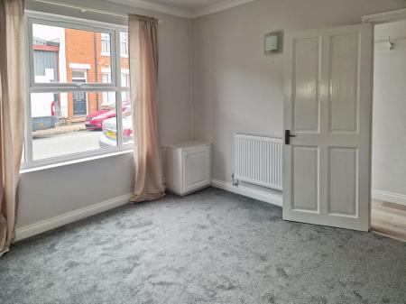 2 bedroom Terraced House to let in Southampton Road, Northampton, NN4