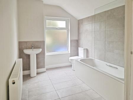 2 bedroom Terraced House to let in Southampton Road, Northampton, NN4