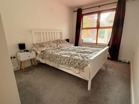 2 bedroom Flat to let in The Approach, St. James, Northampton, NN5