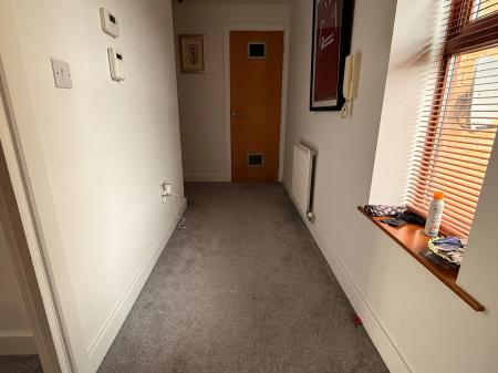2 bedroom Flat to let in The Approach, St. James, Northampton, NN5