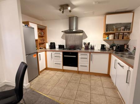 2 bedroom Flat to let in The Approach, St. James, Northampton, NN5