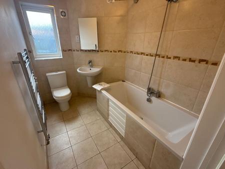 2 bedroom Flat to let in Gladiator Close, Wootton, Northampton, NN4