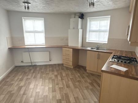2 bedroom Flat to let in Gladiator Close, Wootton, Northampton, NN4
