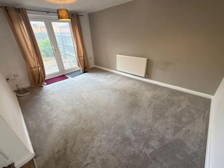2 bedroom Flat to let in Gladiator Close, Wootton, Northampton, NN4